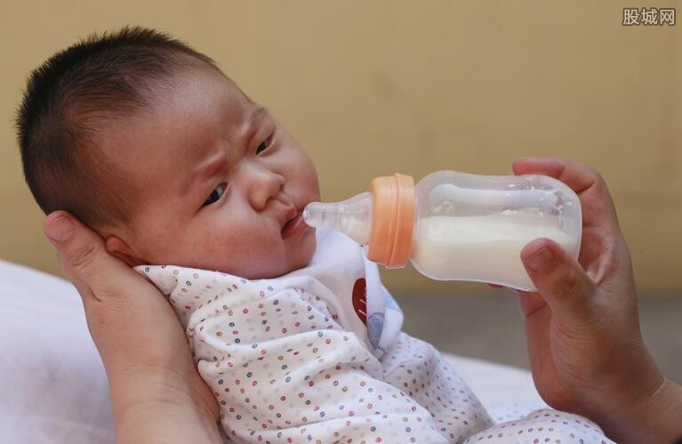 奶粉将禁用入口奶源 奶粉产物如许标签最高被罚三万