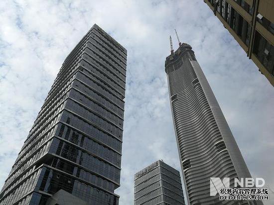 华中第一高楼因欠款停工？涉及40余家分包单位