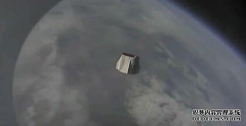 马斯克自炸火箭:SpaceX成功测试飞船逃生能力